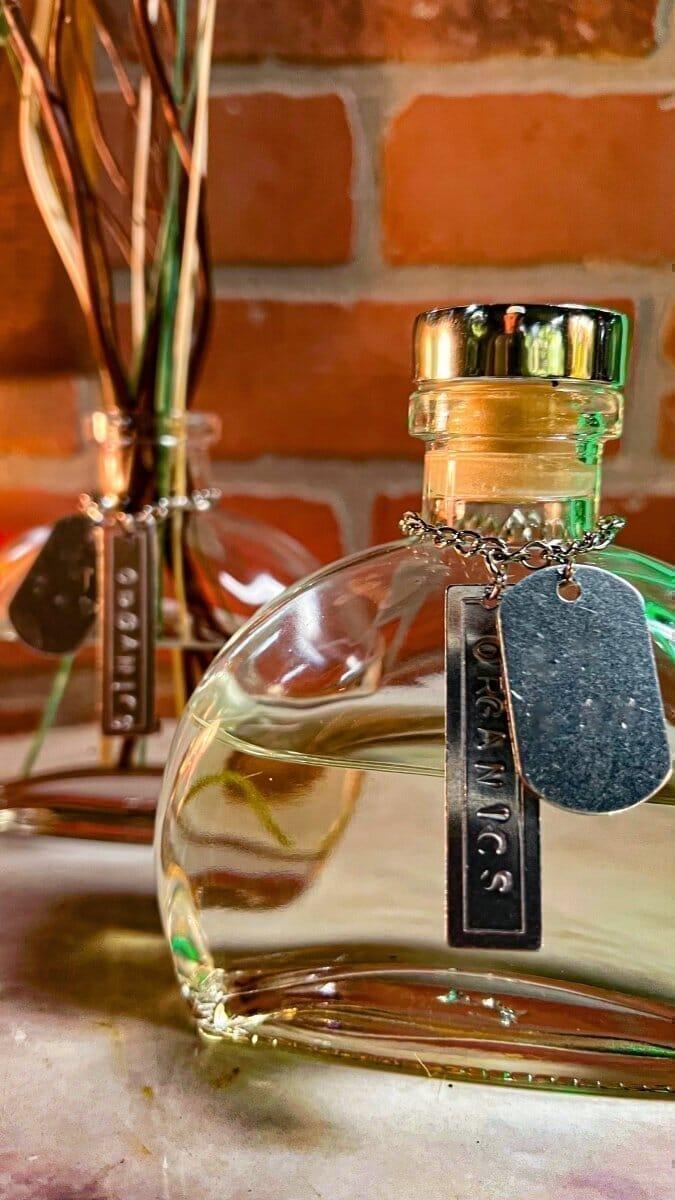 Rose and Oudh All Natural Reed Diffuser Organic Fragrance Trendy Gardener Daffodil